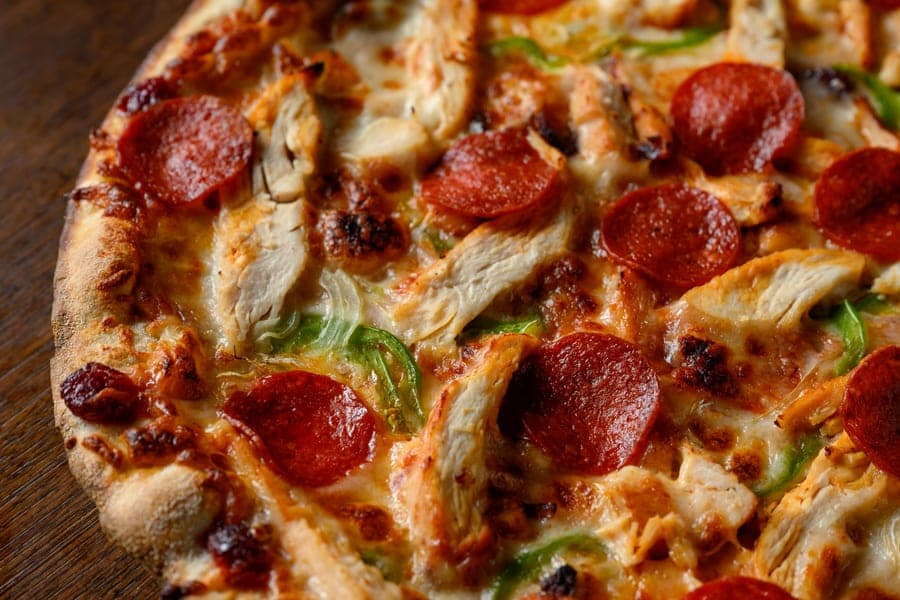 Chicken pizza fresh from the oven